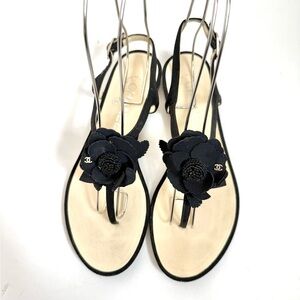 Chanel Black Satin leather interlocking CC Camellia Thong flat Sandals EU 37